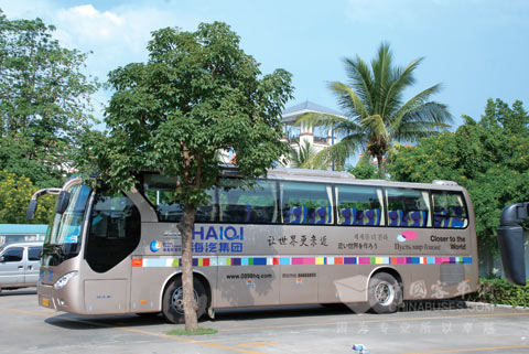 金旅客车完成接待服务，停驻感受椰风海韵的南国风情
