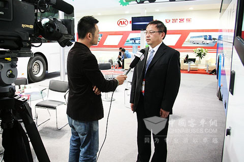 程小平副总经理接受中央电视台采访