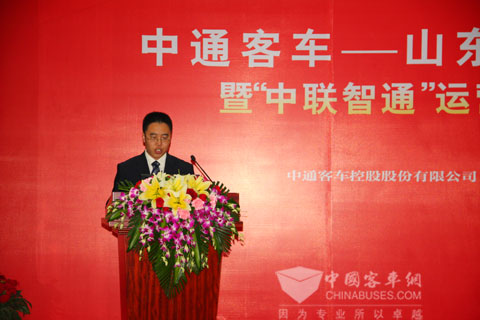 中通客车副总工程师李晨做技术讲解