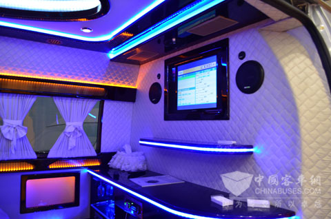 海格新大海狮车载会议娱乐系统