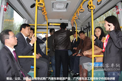 客运、公交、旅游企业领导试乘广汽客车新能源产品,广汽客车总工程师朱宁作现场讲解