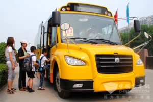 校车成第六届影响中国客车业评选活动的焦点