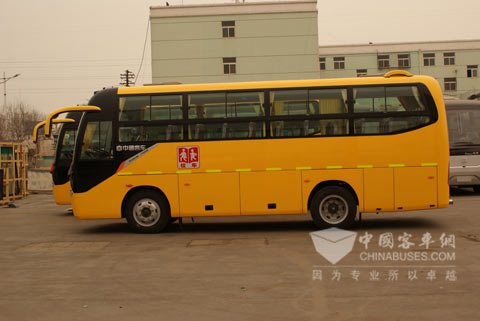 中通8米专用校车LCK6802HXA