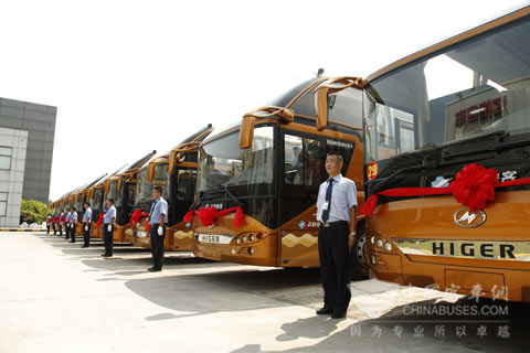 在苏州无锡等地投运的海格LNG客车