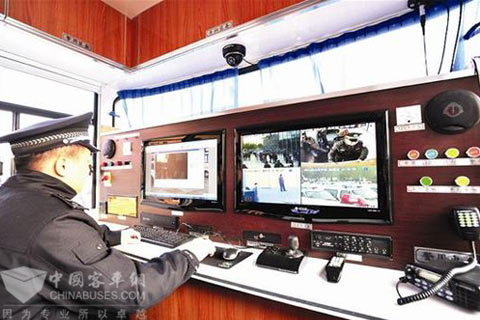 流动警务室内部设备齐全