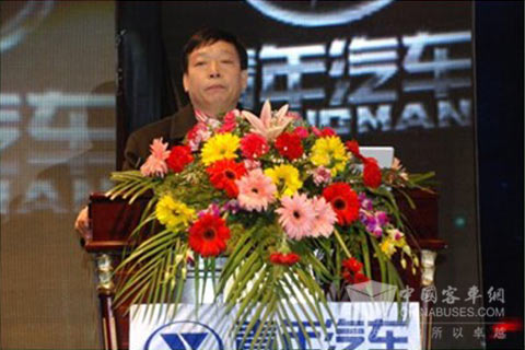 总结近年青年客车的发展成果,庞青年总裁脸上写满自豪