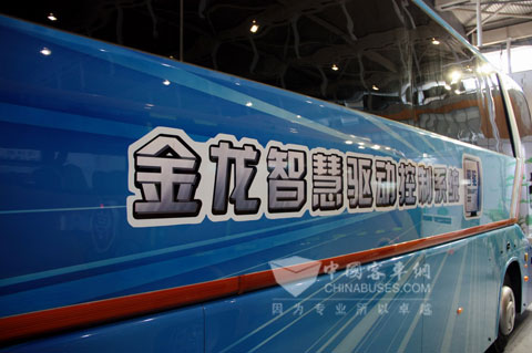 搭载金龙“智驱”的XMQ6129Y8