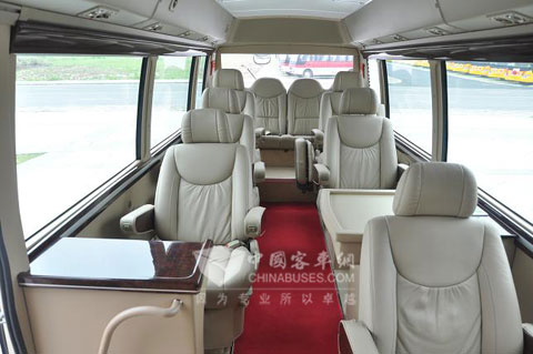 江淮宝斯通内饰