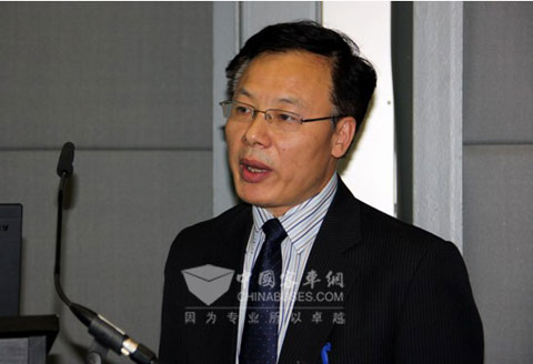 大金龙海外营销总监谢卫国发表主题演讲