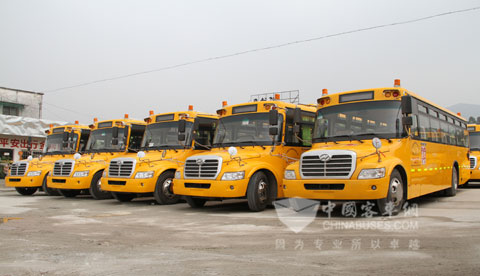 童安购买的海格校车