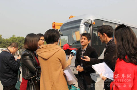 　陈晓冰博士现场讲解XMQ6110C多项技术亮点