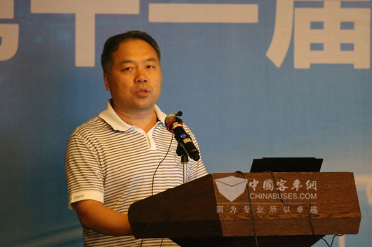 中国公路学会客车分会副秘书长佘振清