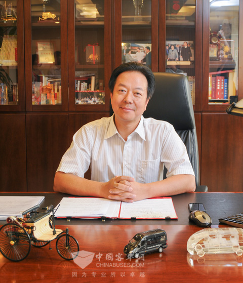 厦门金龙汽车集团董事长廉小强