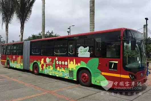 比亚迪18米纯电动大巴