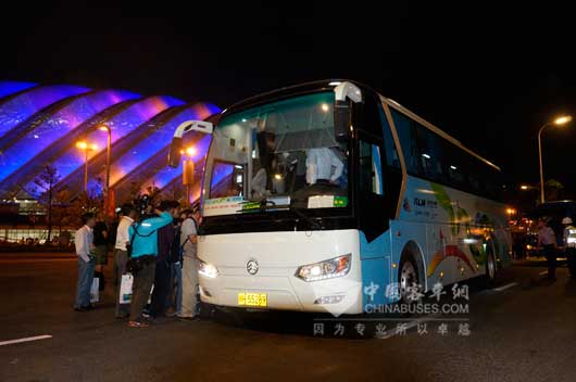 金旅纯电动考斯特服务青运会