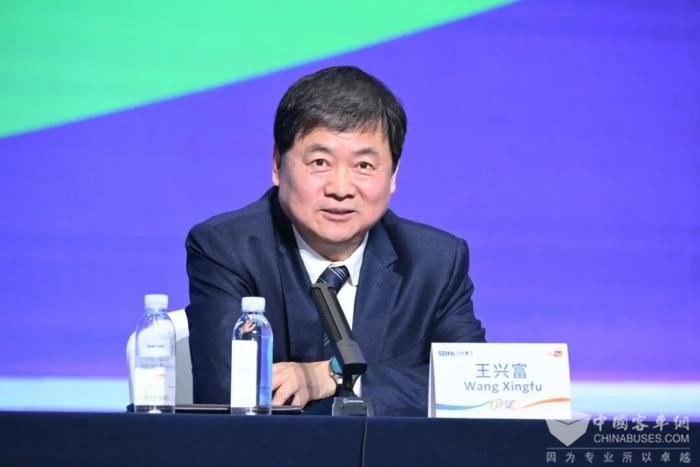 对话中通客车董事长王兴富 破局全球市场的核心逻辑是什么?
