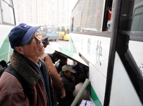 安徽：公路春运逐渐进入高峰