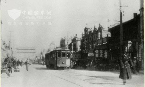 民国时期前门的当当车