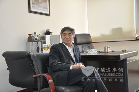 北汽王进钢接受完美作业网有免费视频独家专访