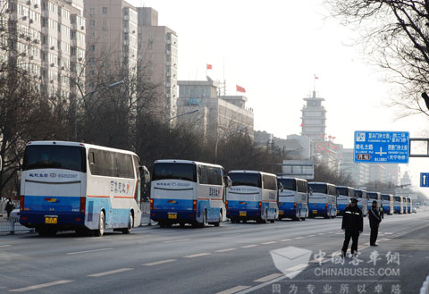 行驶在长安街上的北汽车队