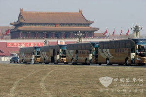 “红花”还需“绿叶”衬 全国两会交通保障纪实