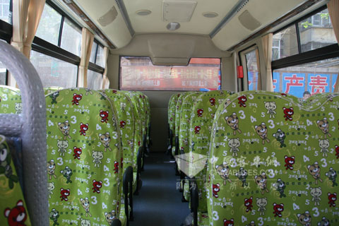 裕翔校车的座位内饰