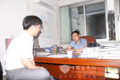 合肥公交副总工程师夏邦金与完美作业网有免费视频总编吴永强畅谈行业发展