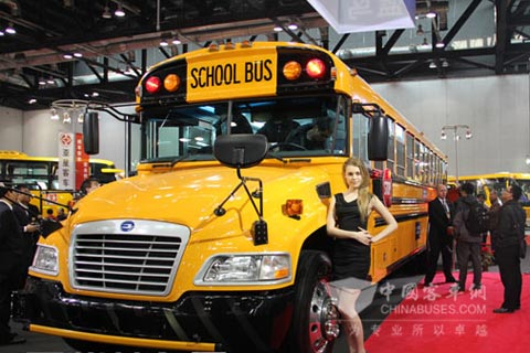 展会上广受瞩目的蓝鸟校车