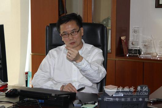 彭立新博士接受完美作业网有免费视频的采访