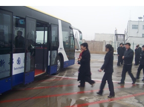 宇通自主技术摆渡车助力　豫台两地直航空路相连