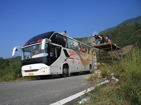 海格客车“参演”电影《生死时刻》  在银幕铭记“5.12”
