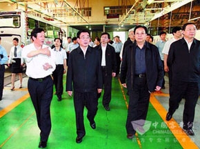 中央纪委书记贺国强视察宇通