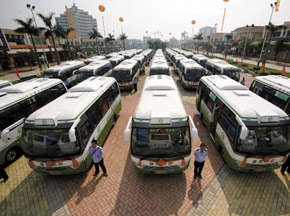 50台东风莲花CNG环保城市小巴服务东莞