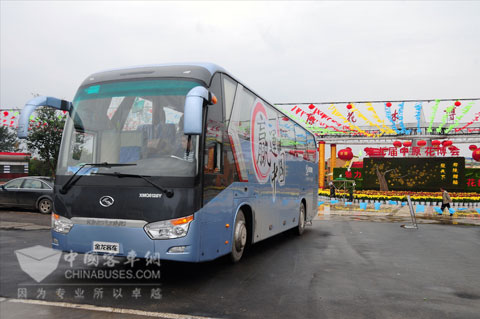 “赢运中国”车队巧遇中原花博会