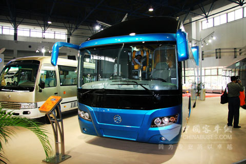 金旅XML6125大型豪华客车