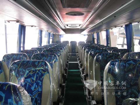 中通领御LCK6109H内饰