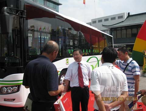 桂客集团副总经理李洪广先生接受媒体采访