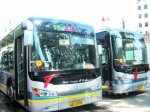 探访济南中通新能源公交车：一年省油9万元 底盘可升降 