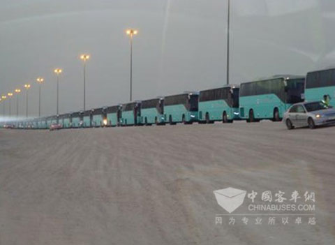 400台海格客车发车仪式的演习