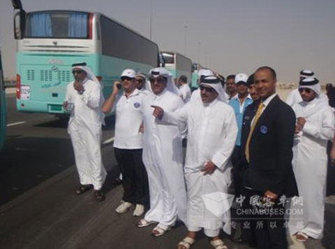 325台海格客车发车仪式现场