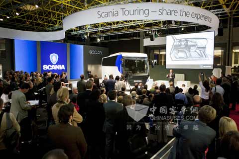 比利时世界客车博览会上，斯堪尼亚与海格共同生产的新车发布会举行