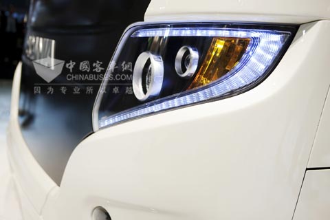 Scania touring新车超炫的前脸大灯
