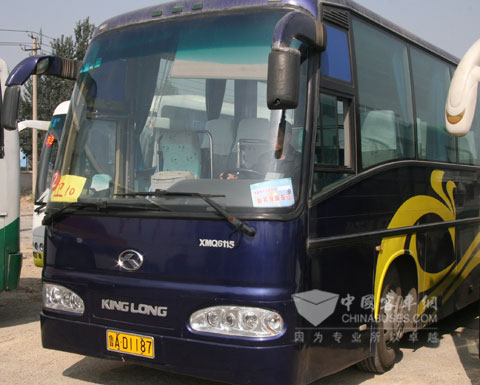 大金龙服务济南全运会火炬传递用车