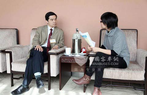 清华大学欧阳明高教授接受现场采访