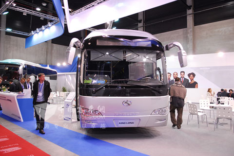 大金龙委托德国专业展览公司合作制作的展台精致、大气，富有质感