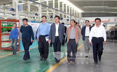 江苏省泗阳县考察团莅临少林汽车参观考察