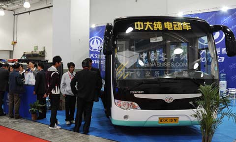 中大新能源汽车亮相上海电动汽车展