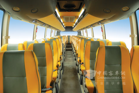 XML6125双层玻璃大内饰