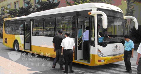 广汽集团气电混合动力客车通过专家论证