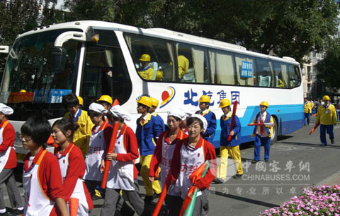 服务国庆的金旅保障用车